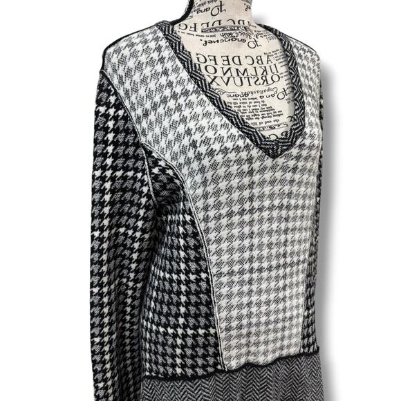 BCBGMaxAzria Monaco Size L Black White Houndstooth Sweater Dress - Picture 4 of 9